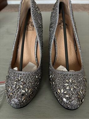 Embellished Silver Women's Dress Pumps